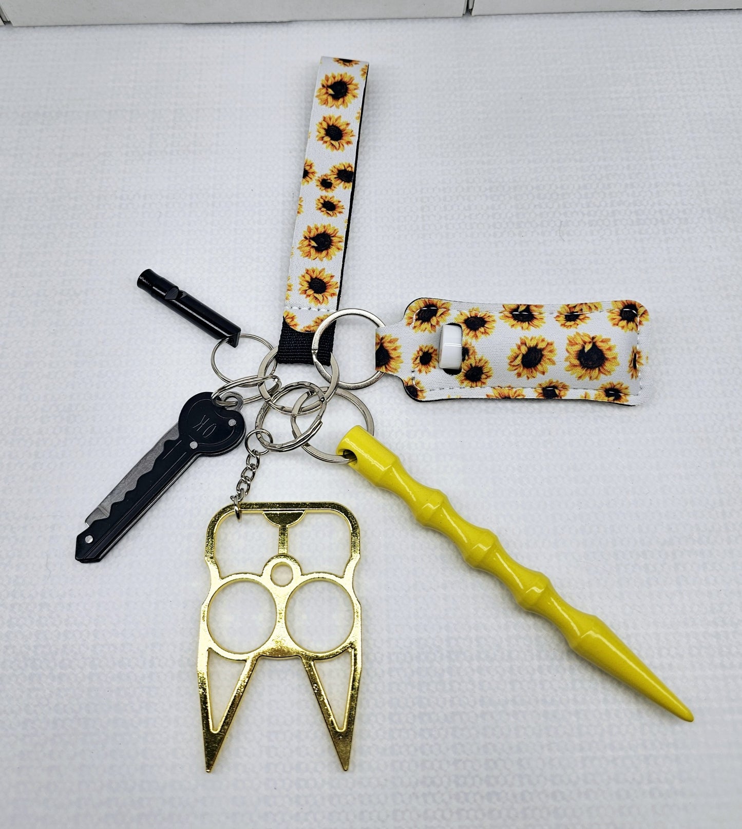 Daisy's Flower Wristlet Keychain Sets